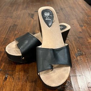 GUC! G.C Sandals. Black. SZ 9